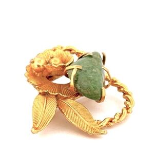 BSK vintage gold tone pin brooch